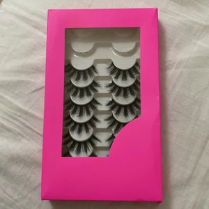 6 par cat eye lösögonfransar  - SISTA CHANSEN!! Dessa fransar är jättefina. Det fanns 8 par i detta paket men har använt 2 par så det återstår 6 stycken. Köparen står för frakten :)