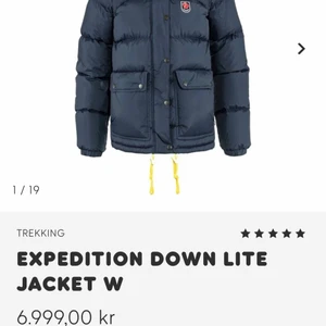 Mörkblå snygg Fjällrävenjacka - (Köpt för 7000 förra vintern Passar både XS S och M