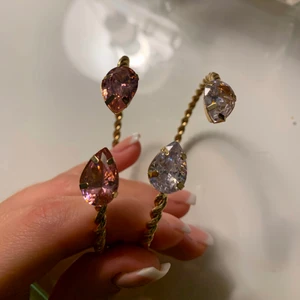 Armband - Superfina armband knappt använda, 250kr styck! Köp båda för 459💞💞