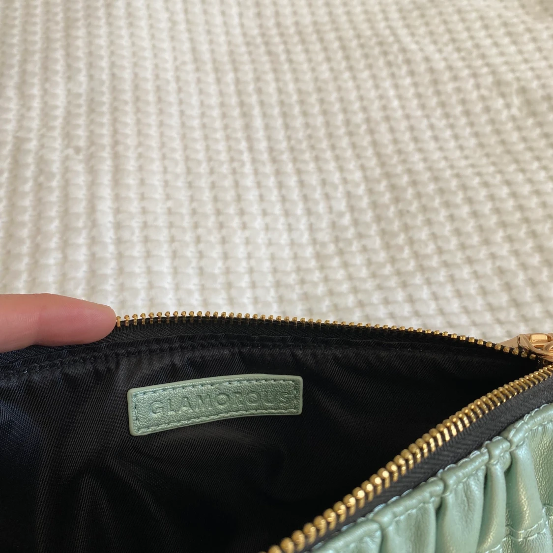 Glitterfärgad ljusgrön axelremsväska  - 91