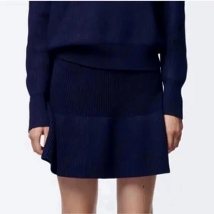 Stickad kjol - Fin stickad kjol från zara, perfekt nu till lite kallare väder!❤️