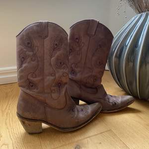 Assnygga cowboy boots 