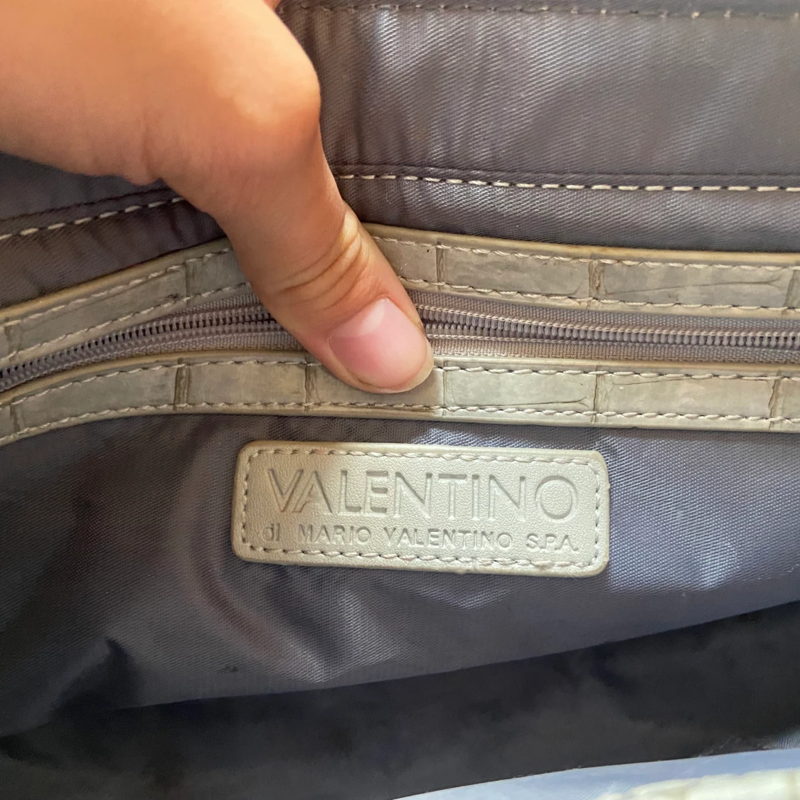 Valentino Väska - 90