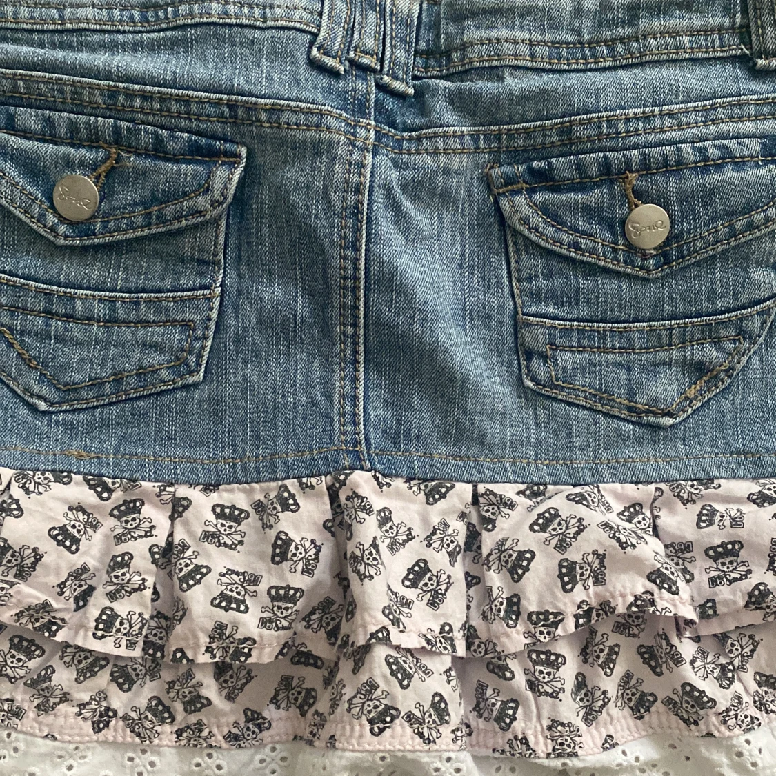 Lågmidjad jeanskjol  - 91