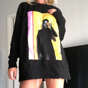 Sweatshirt med tryck - Sweatshirt med tryck. Knappt använd.