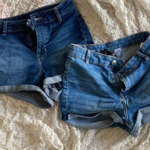 snygga jeans shorts i nyskick med uppvikta kanter (spenderat sina dagar i min garderob & används typ 2 gånger). de mörkblå är i storlek 38, medans de mellanblå är i 36. säljer båda för 199 kr, separat för 99! kontakta mig vid intresse <3