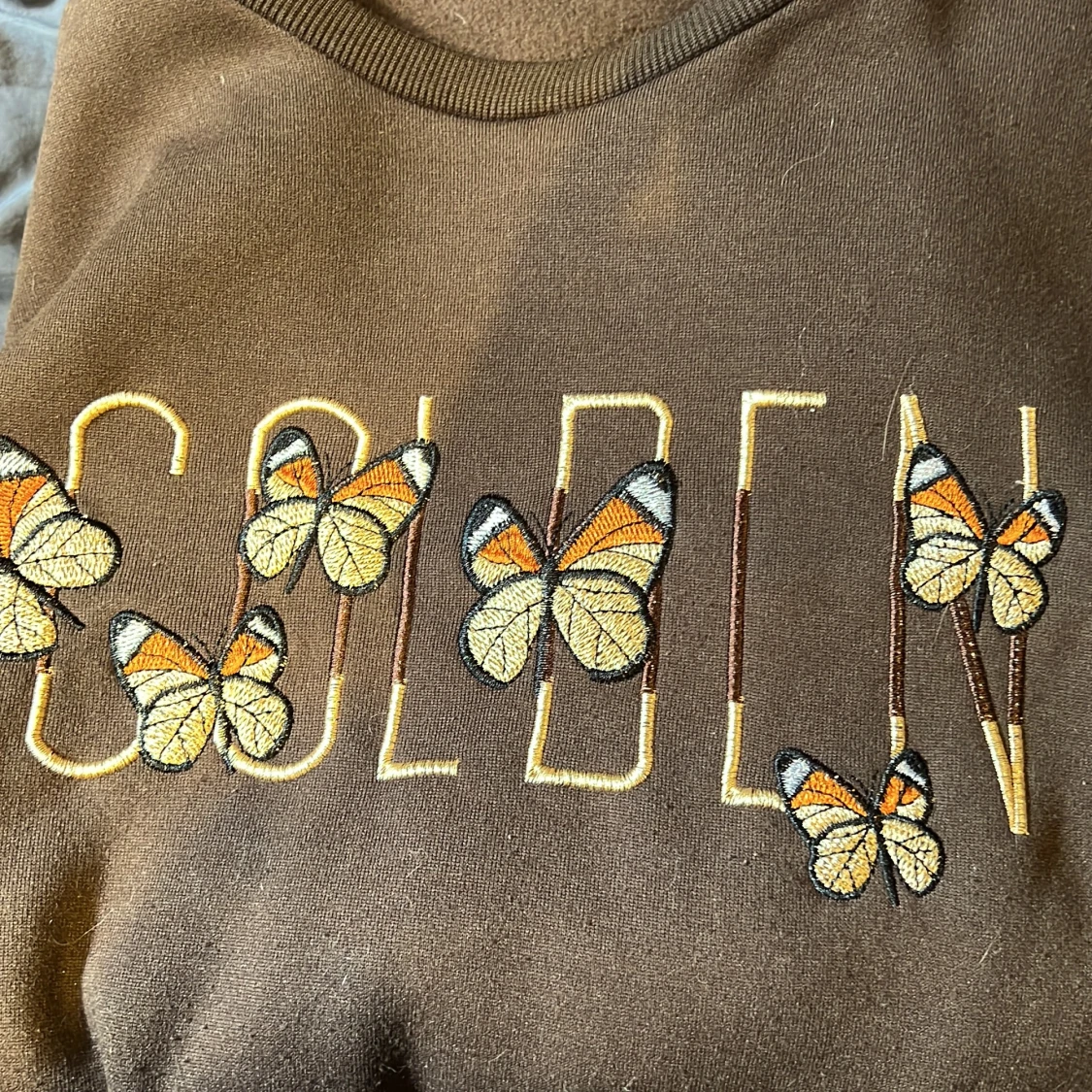 Tröja med broderi - 91