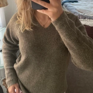 Mysigaste tröjan - Säljer denna jätte mysiga tröjan i världens skönaste material! Aldrig använd så i nyskick  ❤️