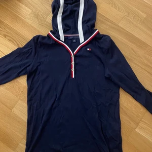 Tommy hilfiger tröja  - Aldrig använt 