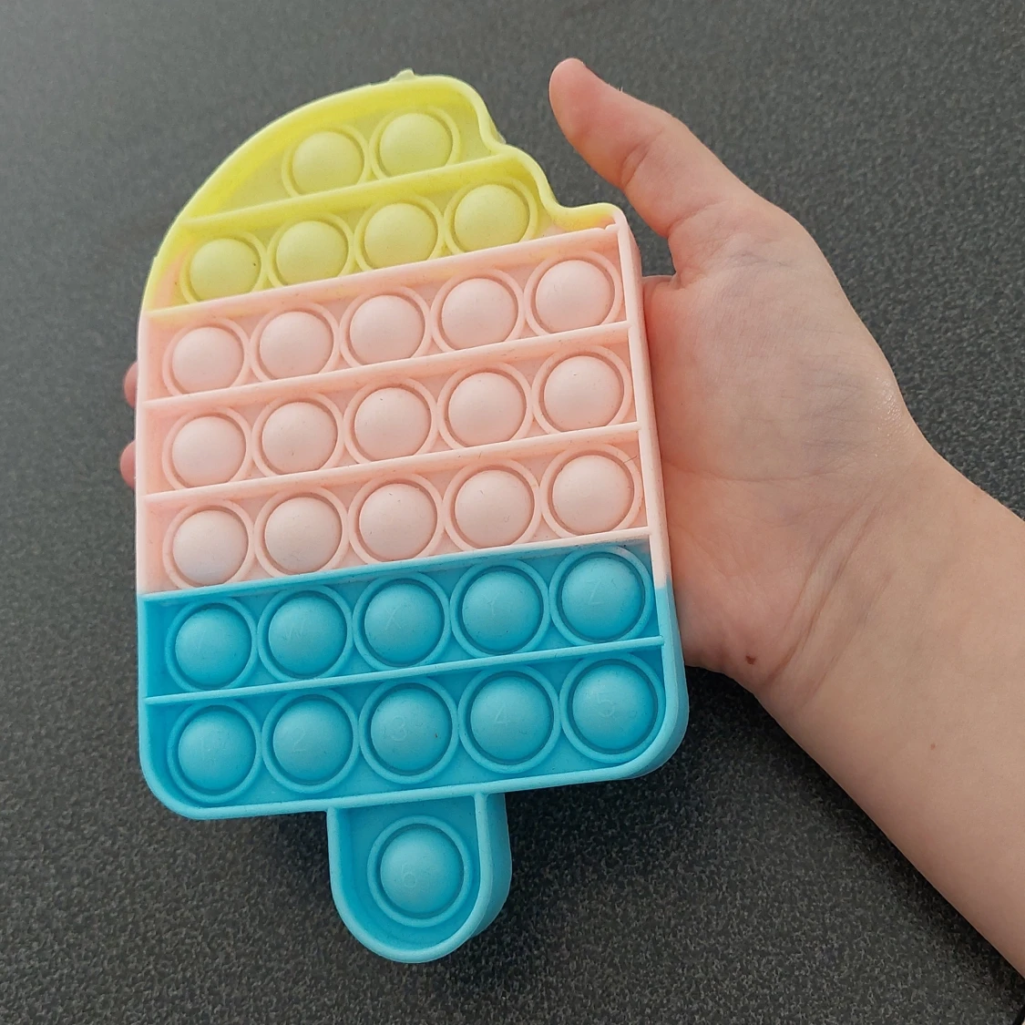 Glass fidiet toy - 91