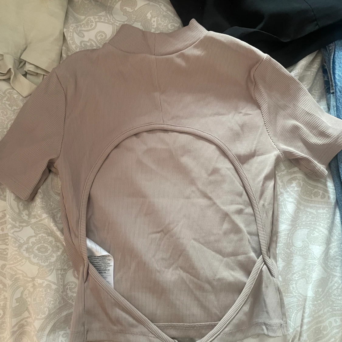 Beige Fröja med öppen rygg - 90