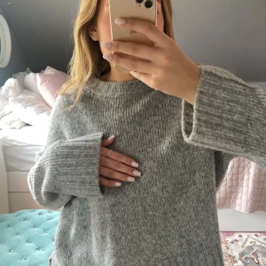 Grå tröja - Fin grå stickad tröja 💞