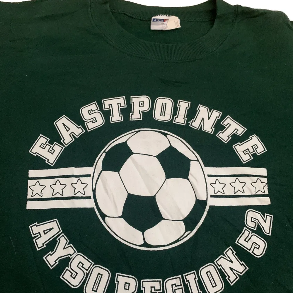 ✅ Vintage Eastpointe Sweatshirt                                                            ✅ Size: XL                                                                                           ✅ Condition: 10/10 . Hoodies.