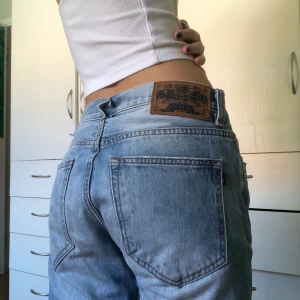 Lågmidjade jeans  - Super coola jeans lite långa för mig som är 160 cm 