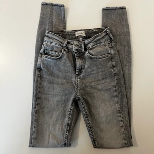 Skinny jeans - Använd ett par gånger 