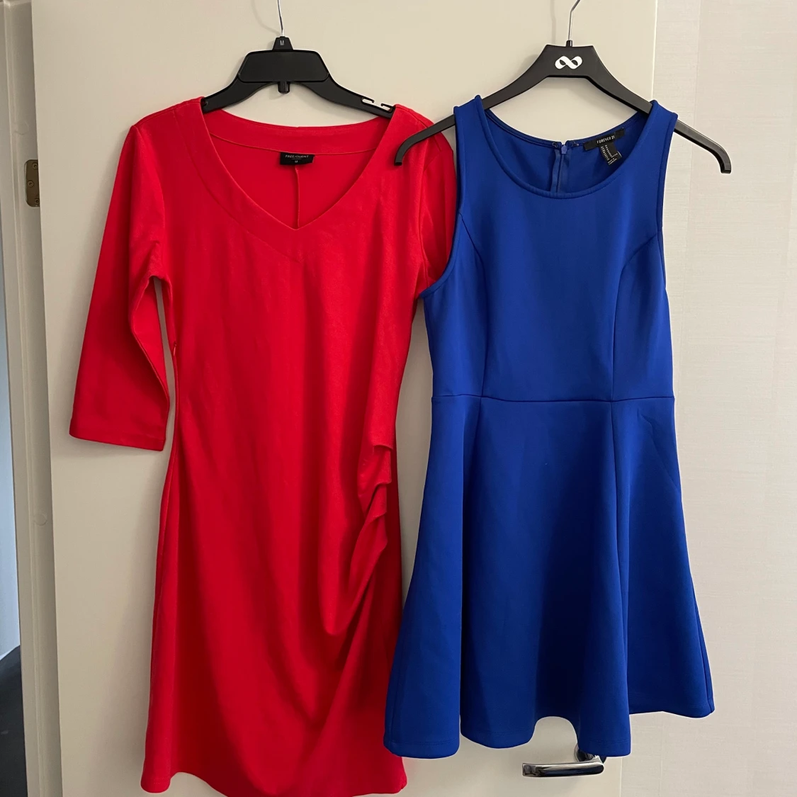 Två klänningar storlek M