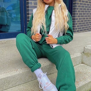 Grönt mjukis set - Säljer detta gröna mjukiset då jag råka beställa dubbleter