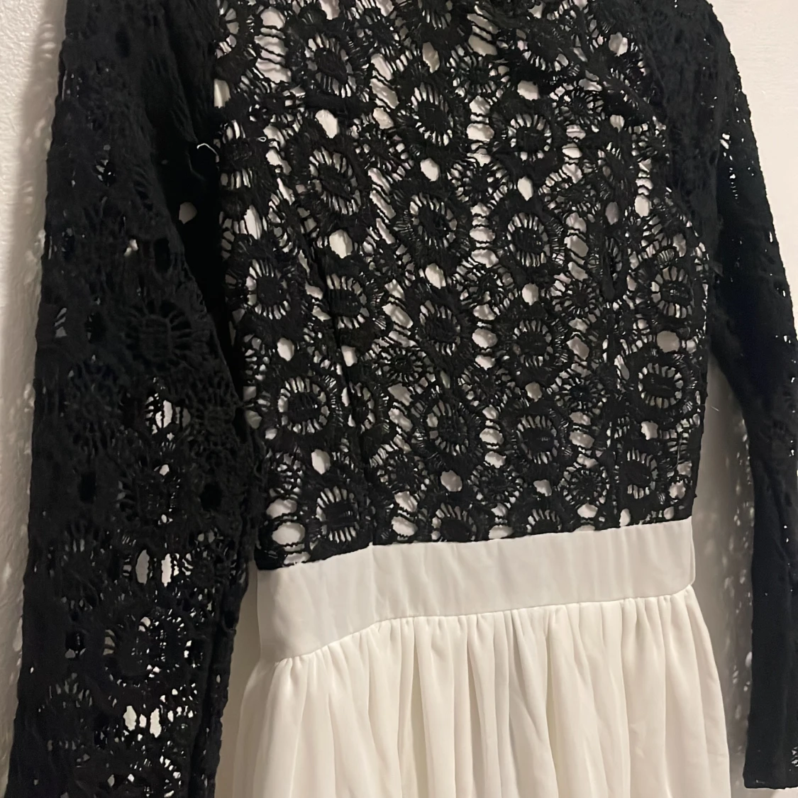 Virkat maxiklänning med svart material - 91