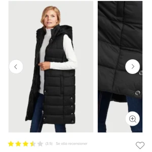 Svart lång väst - Använt fåtal gånger, så gott som ny! Har ni frågor kan ni jätte gärna skriva eller om det önskas bilder!