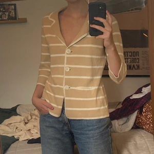 Retro tröja! - cool och unik tröja från märket ”Jobis”. Storlek 38 men passar 34-38 ❤️❤️