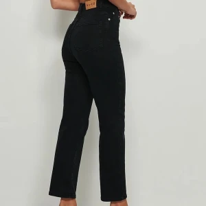 Nakd - Super snygga jeans som nästan alldrig är använda, kan skicka fler bilder💕👌🏽