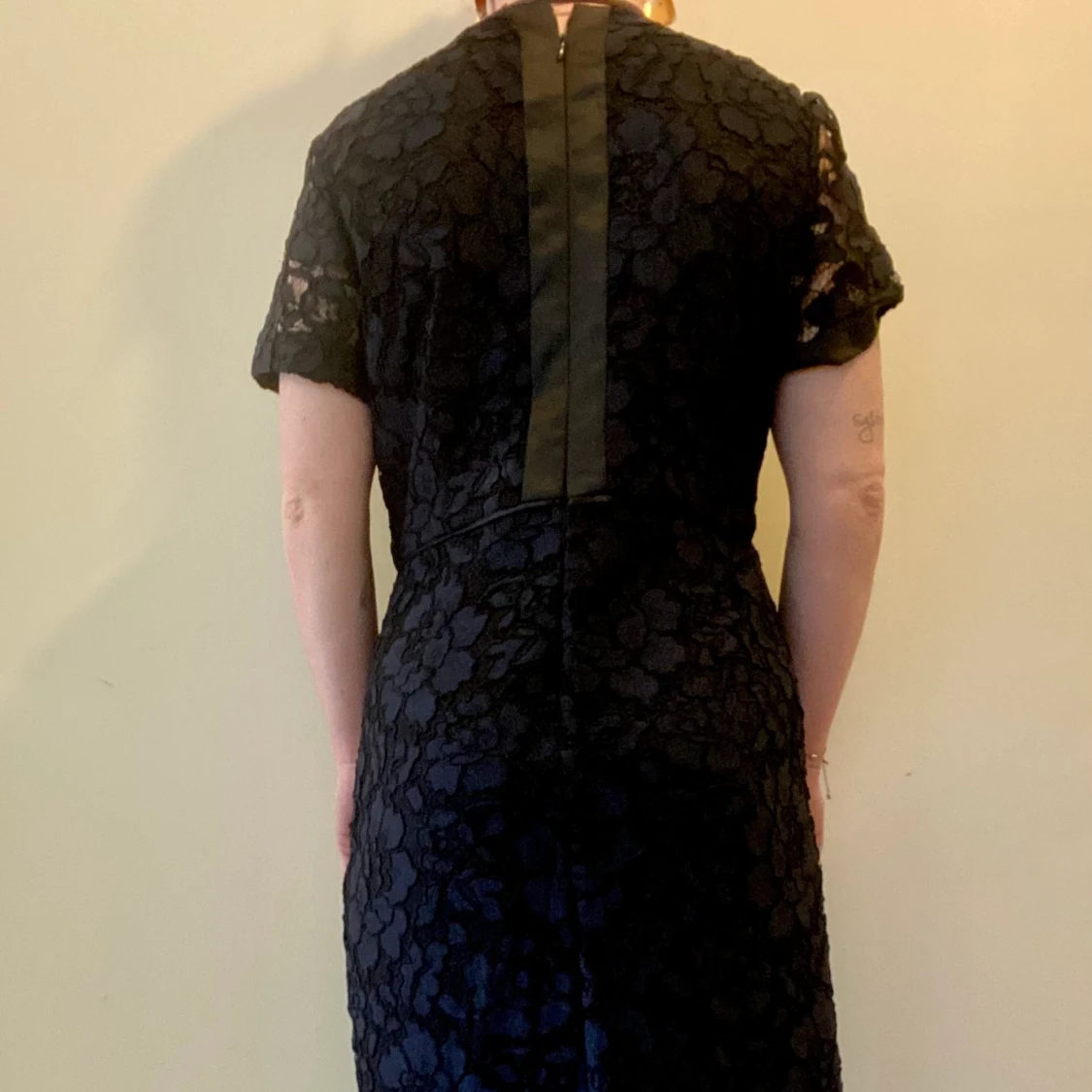 Kort aftonklänning.  - 91