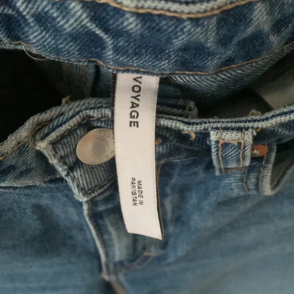 Jättefina Straight Weekday jeans i modellen Voyage👖 Mycket bra skick💞 Nypris: 500kr. Jeans & Byxor.