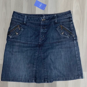 Kjol - Jätte snygg kjol som tyvärr var för stor för mig. Aldrig använd! Storlek 33 skulle säga att den passar en L kanske M lite osäker💕 gratis frakt xx