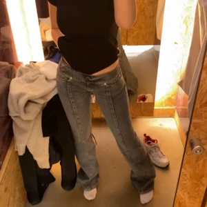 Jeans  - Säljer mina svin coola jeans från weekday som är väldigt trendiga! Dem kommer tyvärr inte till användning och dem är endast använda 3 gånger