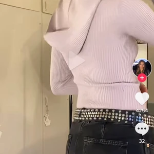 Zara toppen  - Intressekoll på min så snygga, slutsålda topp från zara. Den är bara använd en gång då den inte sitter så smickrande på mig. (Lånade bilder!)