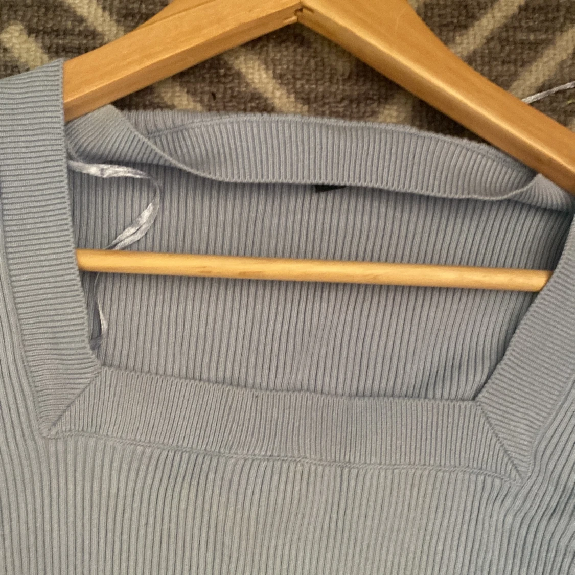 En fin baby blå tröja - 90