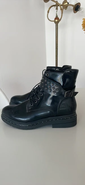 Svarta boots  - Oanvända i storlek 40