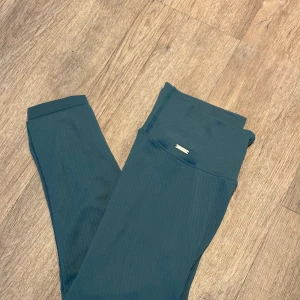 Aimin tights - Aimin tights i blå färg, knappt använda