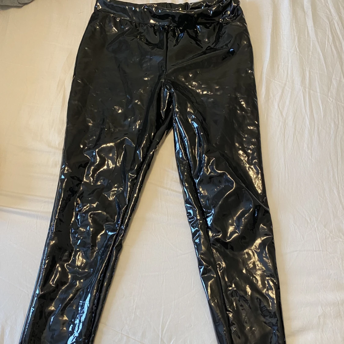 Lackbyxor från Forever 21