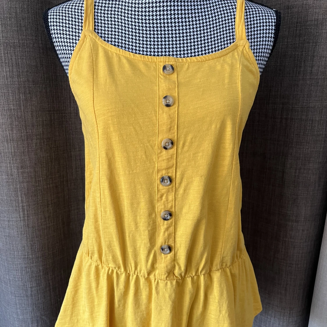 Nytt gult linne i stl.40/42
