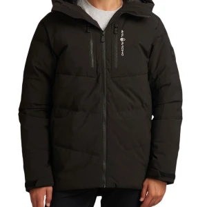 Sail Racing jacka - Sail racing jacka  Storlek M Skick 7/10 Litet hål vid vänster ficka  (går att laga om man syr) Perfekt nu till vintern Köpt för 4000kr på Cenino Donna i Kristianstad förra året.