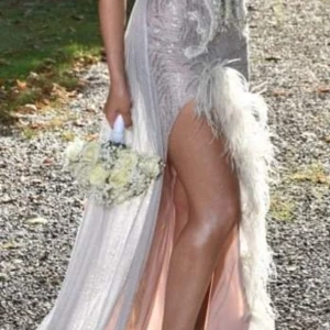 Förlovningsklänning - Jag säljer min fina förlovningskläning som jag använde bara en gång