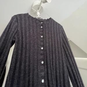 Zara Kofta - Unik kofta från Zara! Superfin ribbstickad liknande kofta❤️‍🔥 stl s ❤️ superfin 