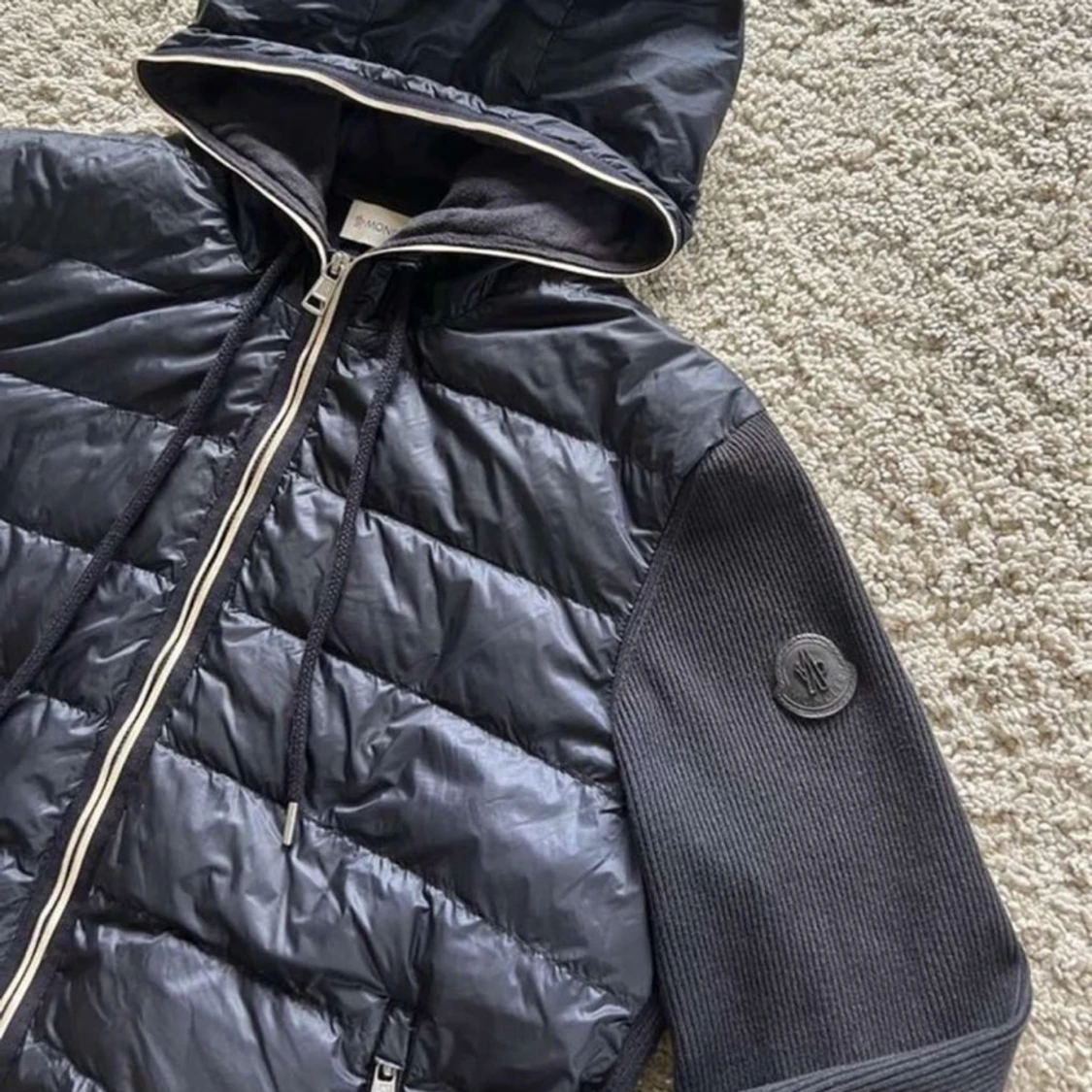 Moncler jacka  - 90