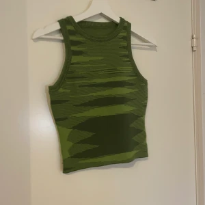 Shein - Jättefin stickad tröja, kom ej till användning. 30kr+frakt 