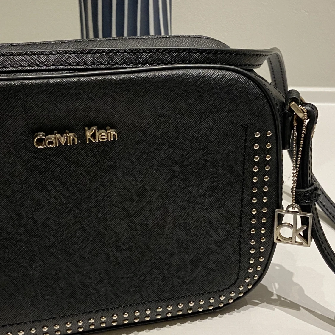 Calvin Klein väska - 90