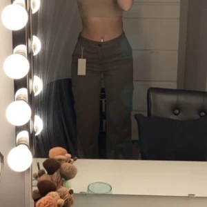 Cargobyxor - Cargobyxor använda fåtal gånger. Jag är 165 å de är långa i benen för mig. Strl S. 200kr + frakt