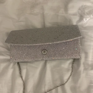 kuvert väska - Helt ny kuvert väska/ balväska från Jj's house