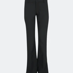 lågmidjade kostymbyxor  - lågmidjade kostymbyxor från bikbok,kommer inte till använding pluss hae fler likadan därav säljer ja dom💕