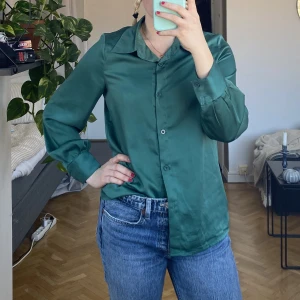 Grön skjorta - Grön skjorta i bra skick 