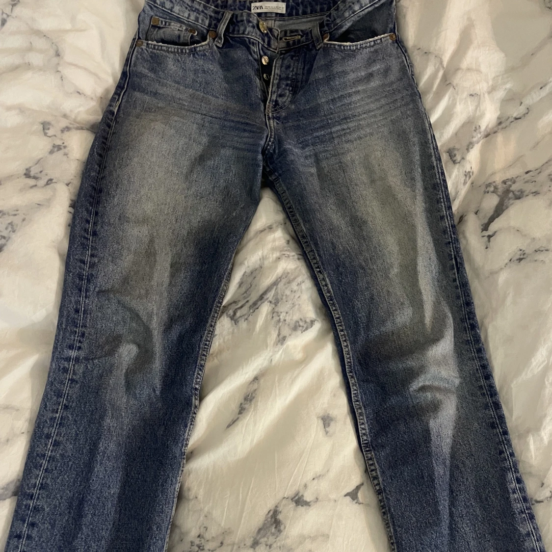 Zara midwaist straight jeans  - 90