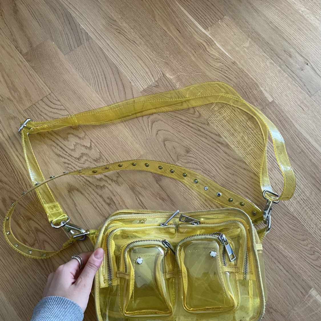 Gul väska från Nunoo