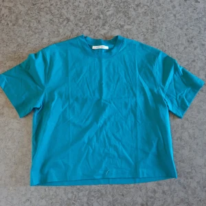Samsöe t-shirt stl M - Oanvänd Samsöe t-shirt stl M.