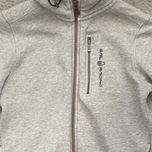 hoodie sail racing - använder knappt länge! skriv för mer info