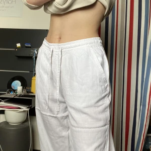 Linnebyxor  - Säljer dessa linnebyxor från Lager157 då de är för långa för mig. Helt nya och oanvända :)